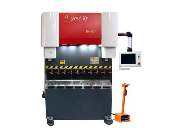 豐科機(jī)械創(chuàng)新純電伺服折彎機(jī)，乘勢折彎機(jī)節(jié)能環(huán)保新時代? 